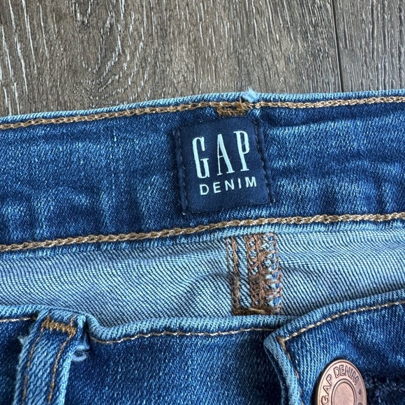 Gap Jeans. True Skinny. Women’s size 8/29 Short. Dark wash. - Picture 4 of 8
